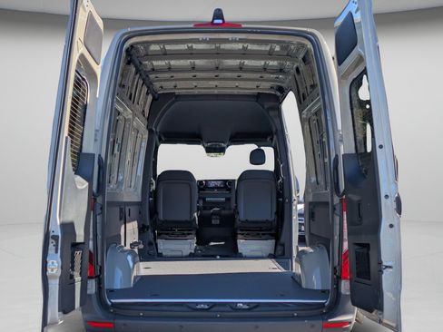 New 2025 Mercedes-Benz Sprinter 2500 image 8