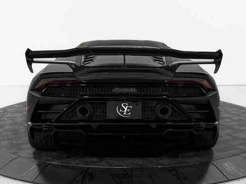 Used 2021 Lamborghini Huracan EVO RWD image 5