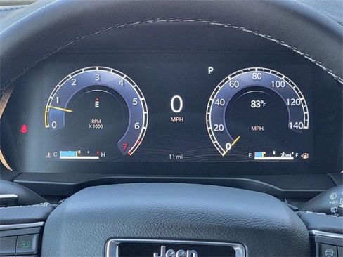 New 2025 Jeep Grand Cherokee Altitude image 34