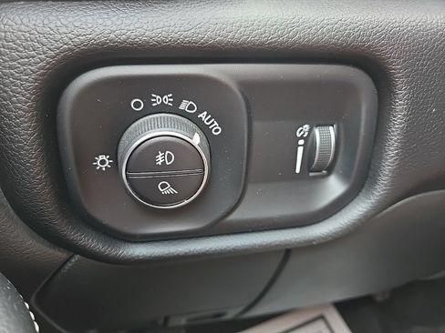 Used 2024 RAM 2500 Big Horn w/ Night Edition AWD/4WD image 53