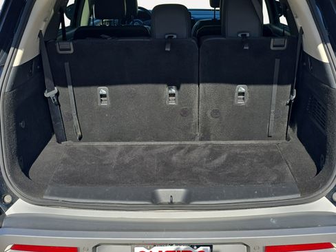 Used 2024 Nissan Pathfinder Platinum image 12