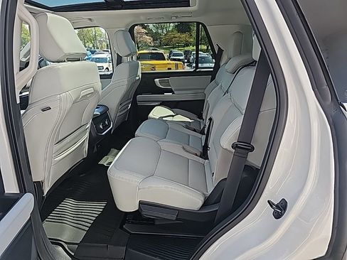 Used 2025 Ford Expedition Platinum w/ Driver's Package AWD/4WD image 12