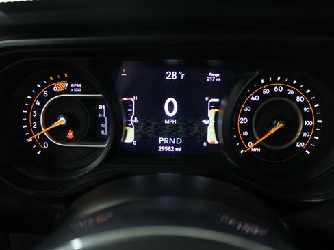 Used 2024 Jeep Wrangler Sahara image 41