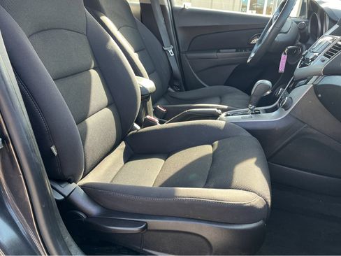 Used 2015 Chevrolet Cruze LT image 15