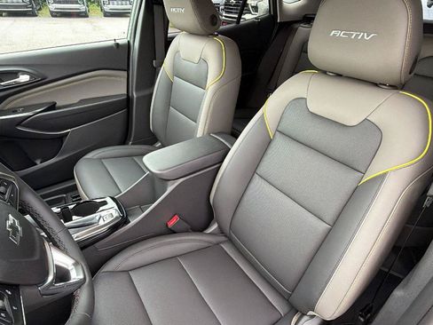 New 2026 Chevrolet Trax ACTIV w/ Sunroof Package FWD image 5