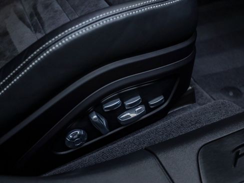 Used 2020 Porsche Panamera GTS image 31
