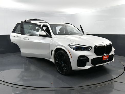 Used 2022 BMW X5 M50i w/ Executive Package image 39