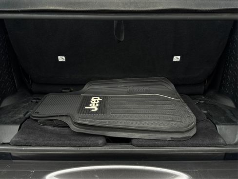 Used 2017 Jeep Wrangler Sahara w/ Connectivity Group image 11