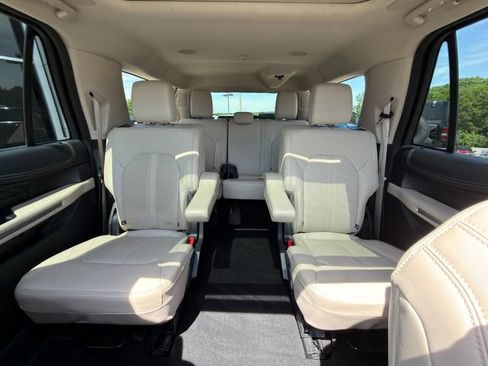 Used 2024 Ford Expedition Max Platinum AWD/4WD image 37