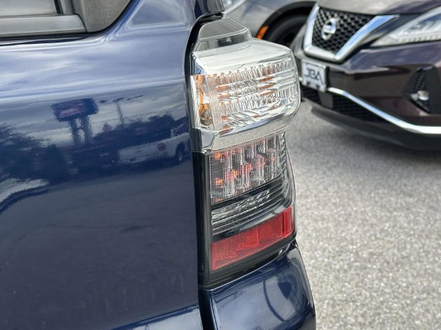 Used 2021 Toyota 4Runner SR5 AWD/4WD image 29
