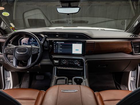 Used 2024 GMC Sierra 2500 Denali Ultimate w/ Max Trailering Package image 17