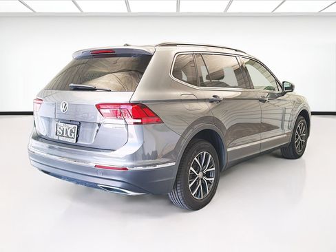 Used 2020 Volkswagen Tiguan SE w/ Panoramic Sunroof Package AWD/4WD image 4
