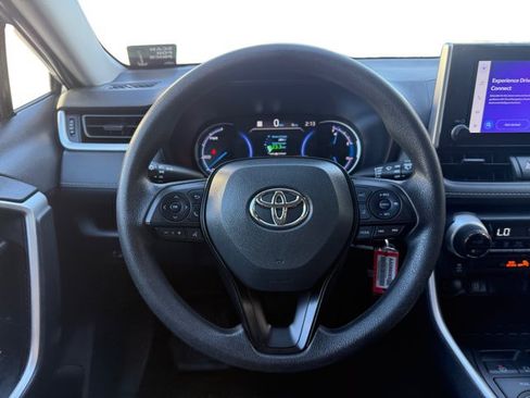Used 2023 Toyota RAV4 LE AWD/4WD image 14
