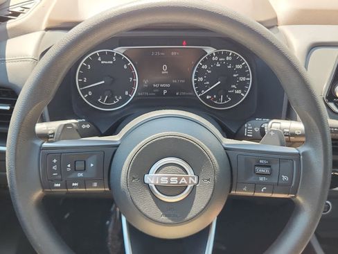 Used 2022 Nissan Rogue S image 16