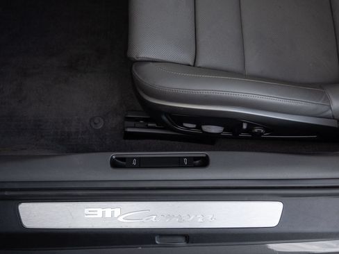 Certified 2024 Porsche 911 Carrera RWD image 21