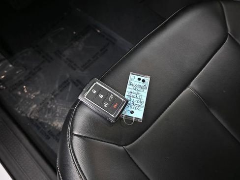 Used 2023 Jeep Grand Cherokee L Limited AWD/4WD image 19