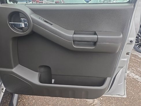 Used 2014 Nissan Xterra PRO-4X w/ Pro-4x Leather Package image 25
