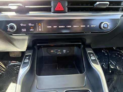 Used 2025 Kia Sorento EX FWD image 23