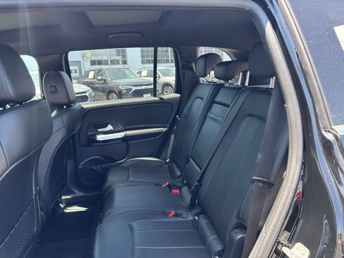 Used 2025 Mercedes-Benz GLB 250 4MATIC image 28