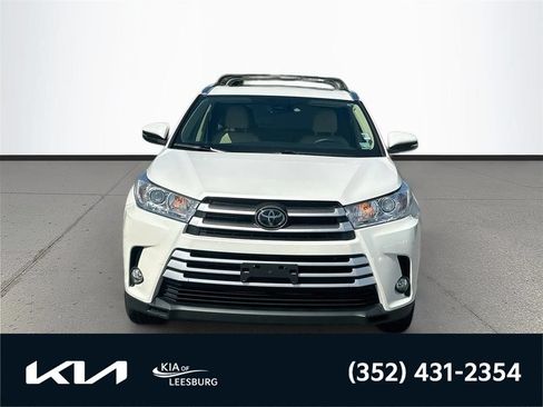 Used 2018 Toyota Highlander XLE AWD/4WD image 1