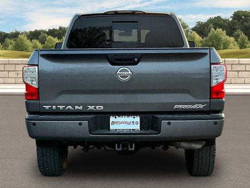 Used 2016 Nissan Titan SL image 4