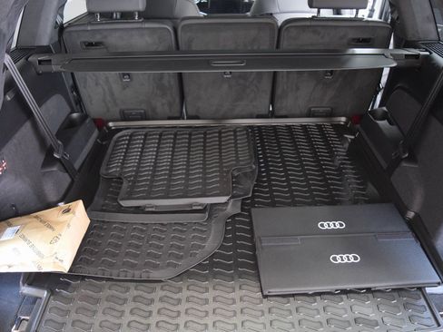 New 2026 Audi SQ7 Prestige image 12