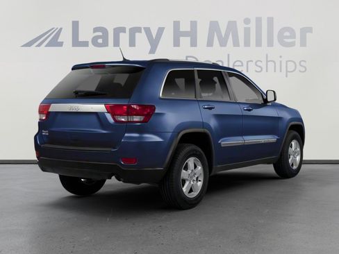 Used 2013 Jeep Grand Cherokee Laredo image 2