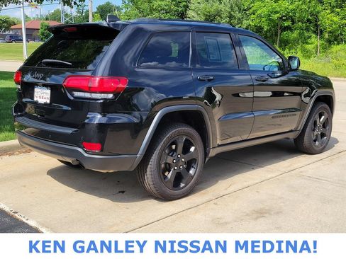 Used 2021 Jeep Grand Cherokee Freedom Edition AWD/4WD image 3
