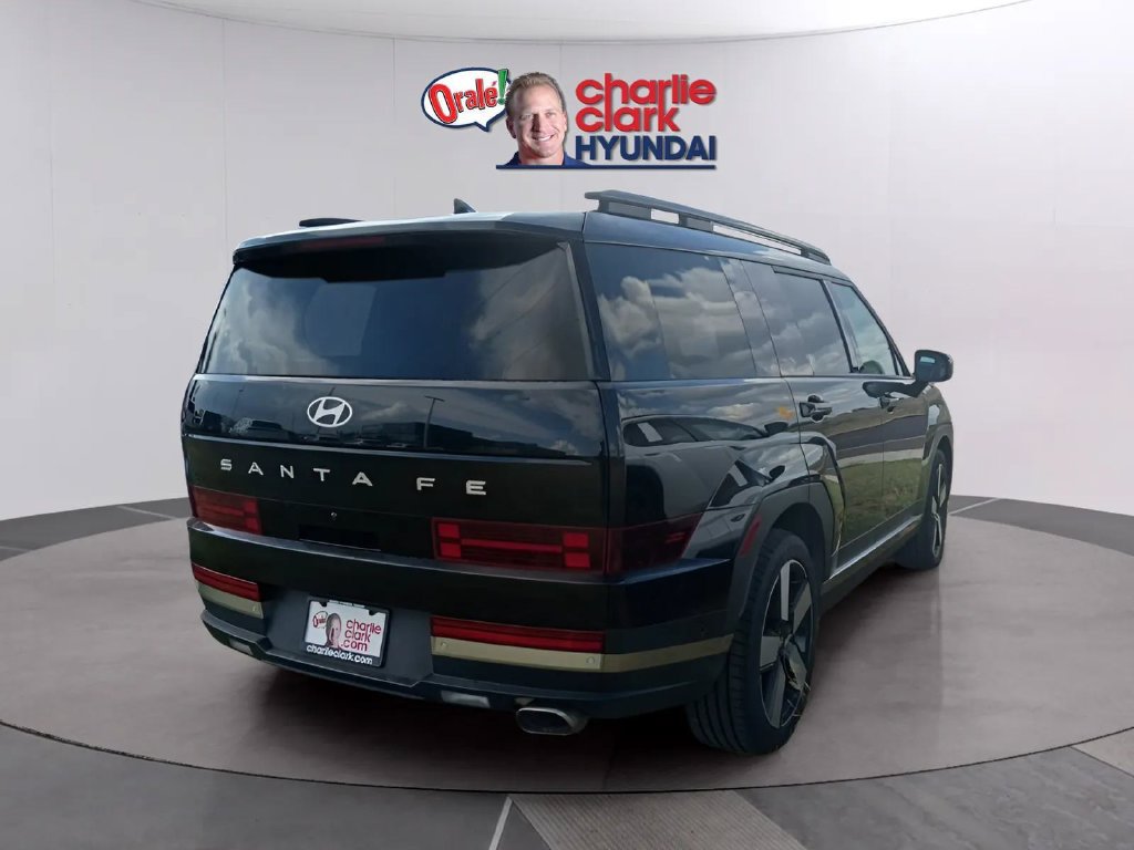 Used 2024 Hyundai Santa Fe Limited FWD image 4