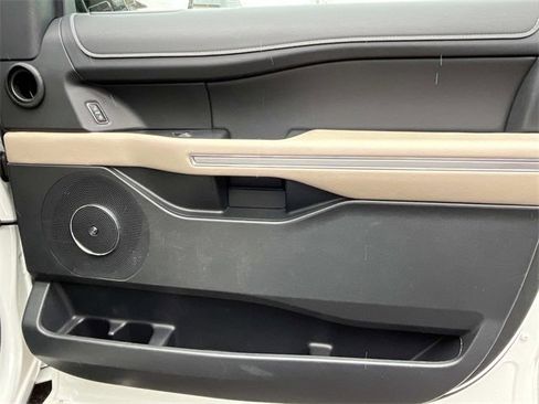 Used 2023 Ford Expedition Limited image 25
