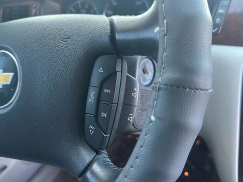 Used 2011 Chevrolet Impala LT w/ Luxury Edition Package FWD image 34