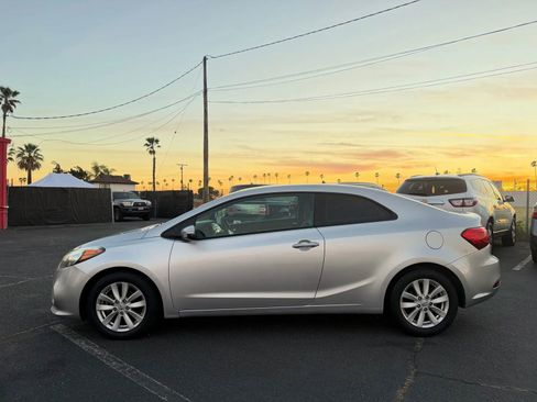 Used 2014 Kia Forte Koup EX image 3