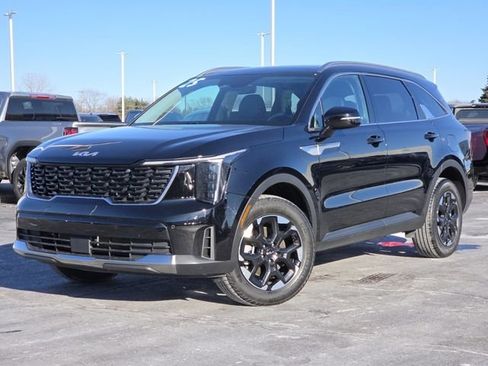 Used 2025 Kia Sorento S w/ Panoramic Sunroof Package image 2