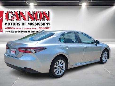 Used 2024 Toyota Camry LE FWD image 5