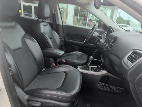 Used 2018 Jeep Compass Latitude AWD/4WD image 22