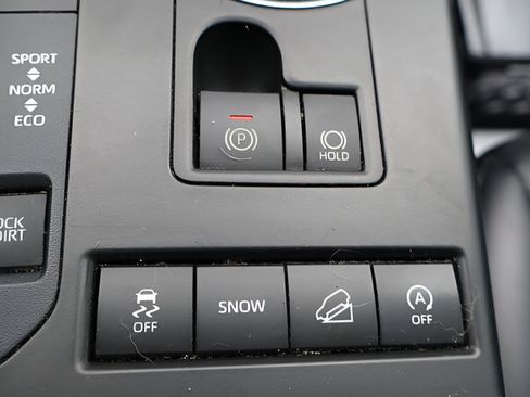 Used 2021 Toyota Highlander XLE AWD/4WD image 33