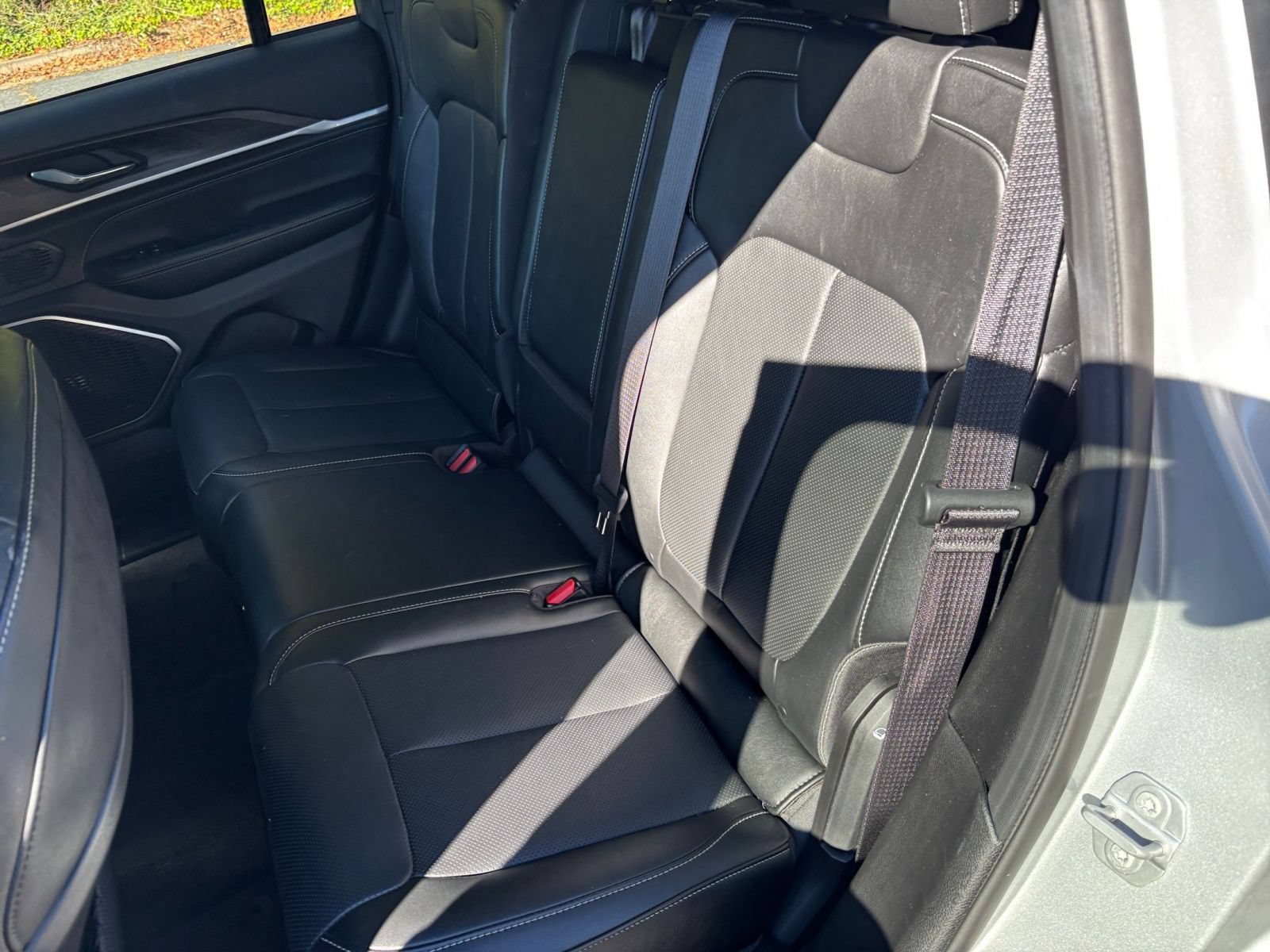 Used 2026 Jeep Grand Cherokee Limited AWD/4WD image 39