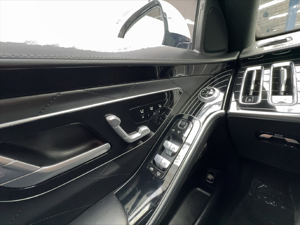 Used 2022 Mercedes-Benz S 500 4MATIC w/ AMG Line Package image 49