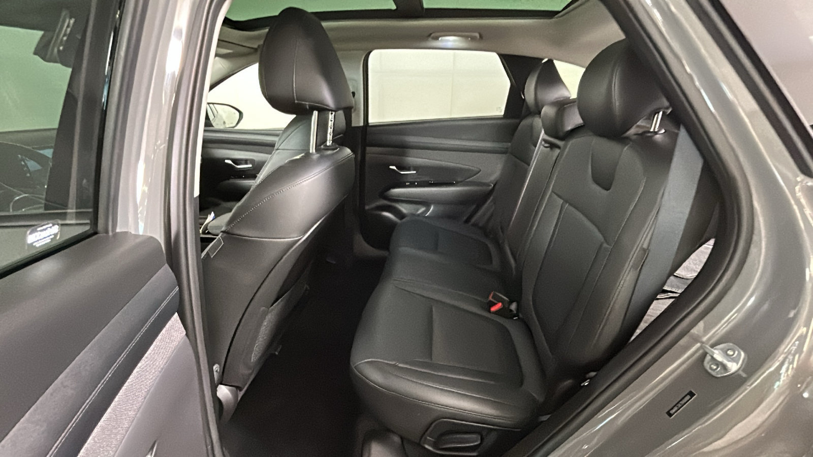 Used 2025 Hyundai Tucson Limited AWD/4WD image 33