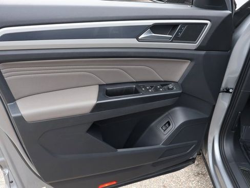 Certified 2021 Volkswagen Atlas Cross Sport SE w/ V6 Towing Package image 10