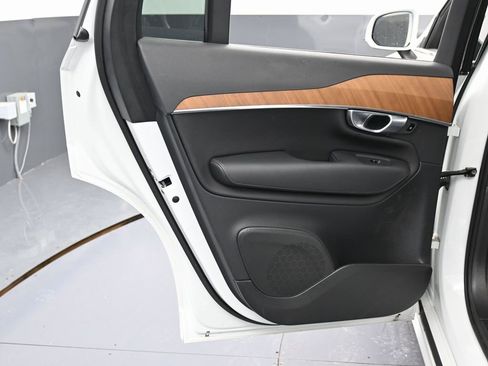 Used 2024 Volvo XC90 B5 Plus image 41