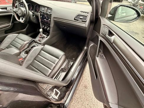 Used 2018 Volkswagen GTI SE w/ SE Leather Package FWD image 9