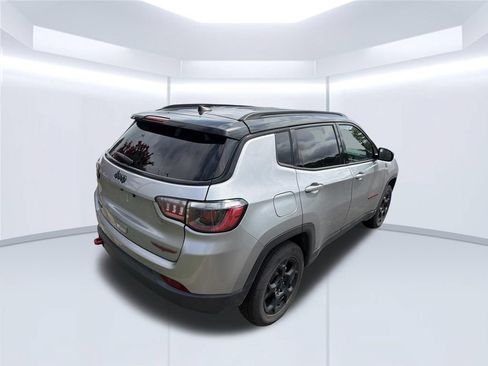 Used 2023 Jeep Compass Trailhawk AWD/4WD image 3