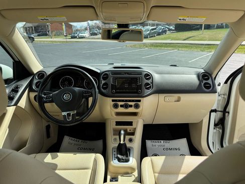 Used 2017 Volkswagen Tiguan S image 32