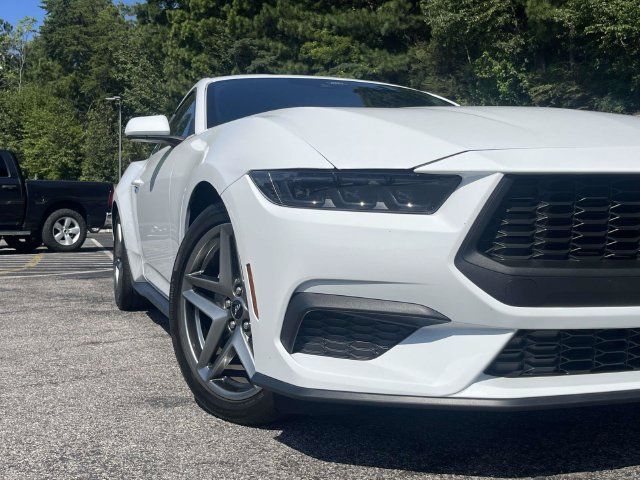 Certified 2025 Ford Mustang Coupe RWD image 11