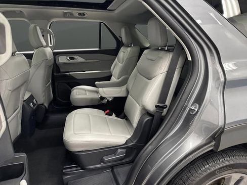 Used 2025 Ford Explorer Active w/ Active Comfort Package image 31