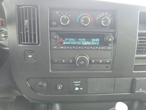 Used 2024 GMC Savana 2500 w/ Driver Convenience Package image 16