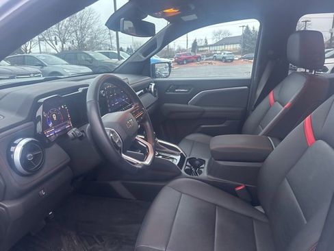 Used 2023 Chevrolet Colorado Z71 w/ Z71 Convenience Package 2 image 9