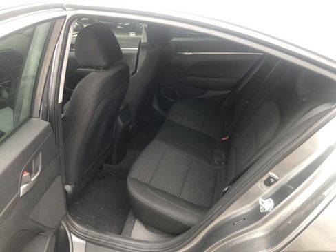Used 2019 Hyundai Elantra SE w/ Cargo Package image 6