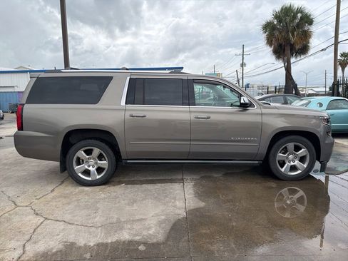 Used 2017 Chevrolet Suburban Premier RWD image 3